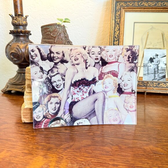 Marilyn Monroe Thick Glass Trinket Dish "Many Faces of Marilyn Monroe" - Picture 9 of 10